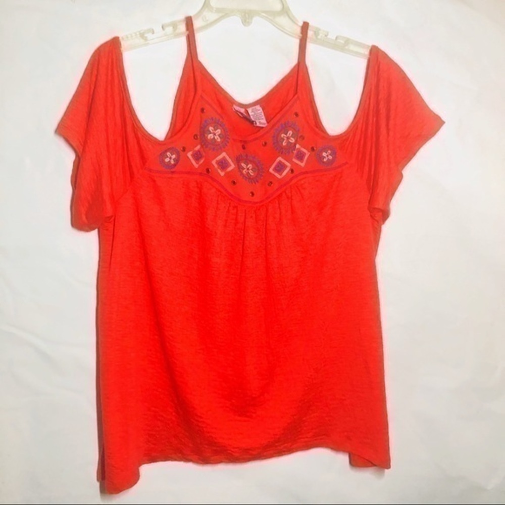 Love on a hanger cold shower top size medium